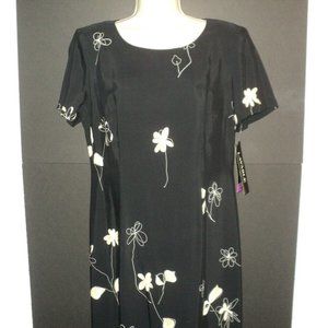 New Cartise Long Dress Size 6 (Runs Larger) Black